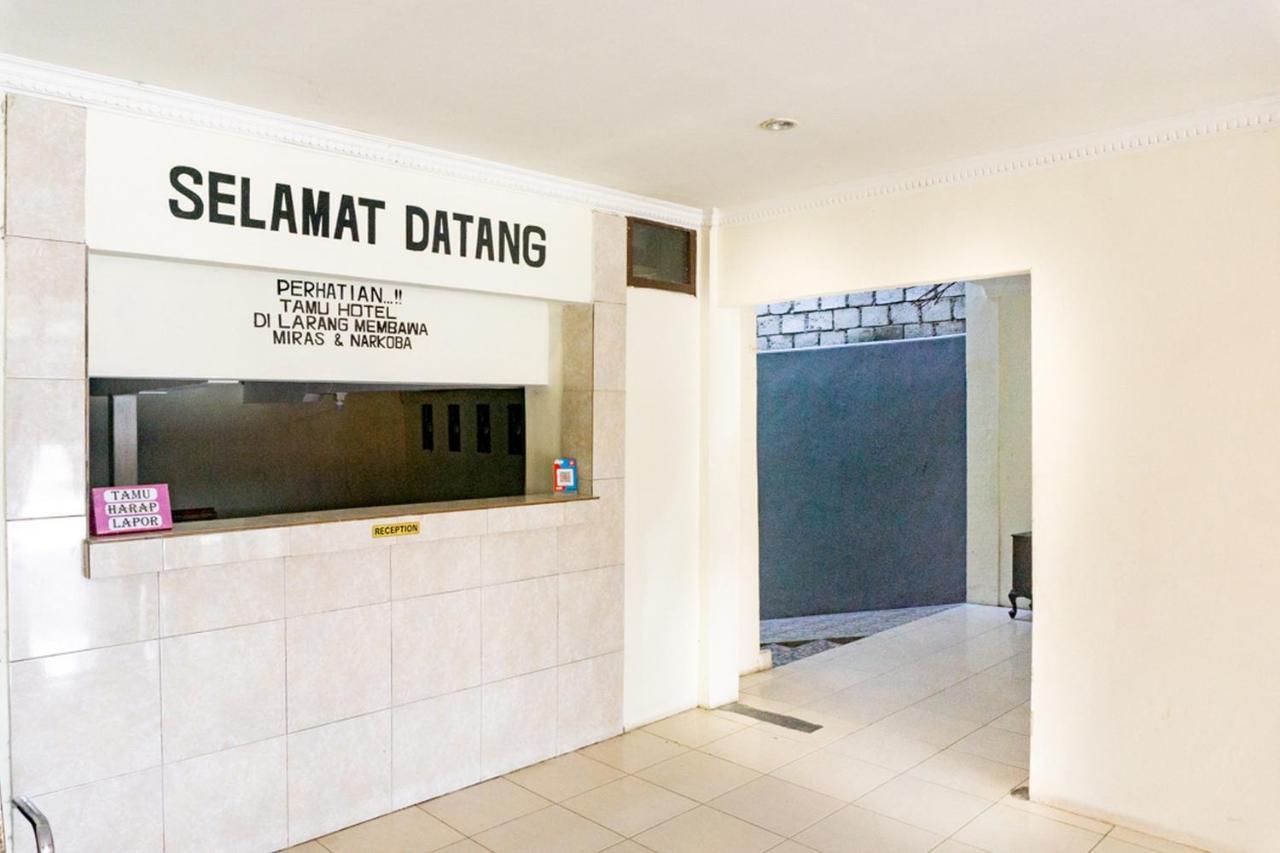 ホテル Reddoorz Near Sentani Airport ジャヤプラ エクステリア 写真